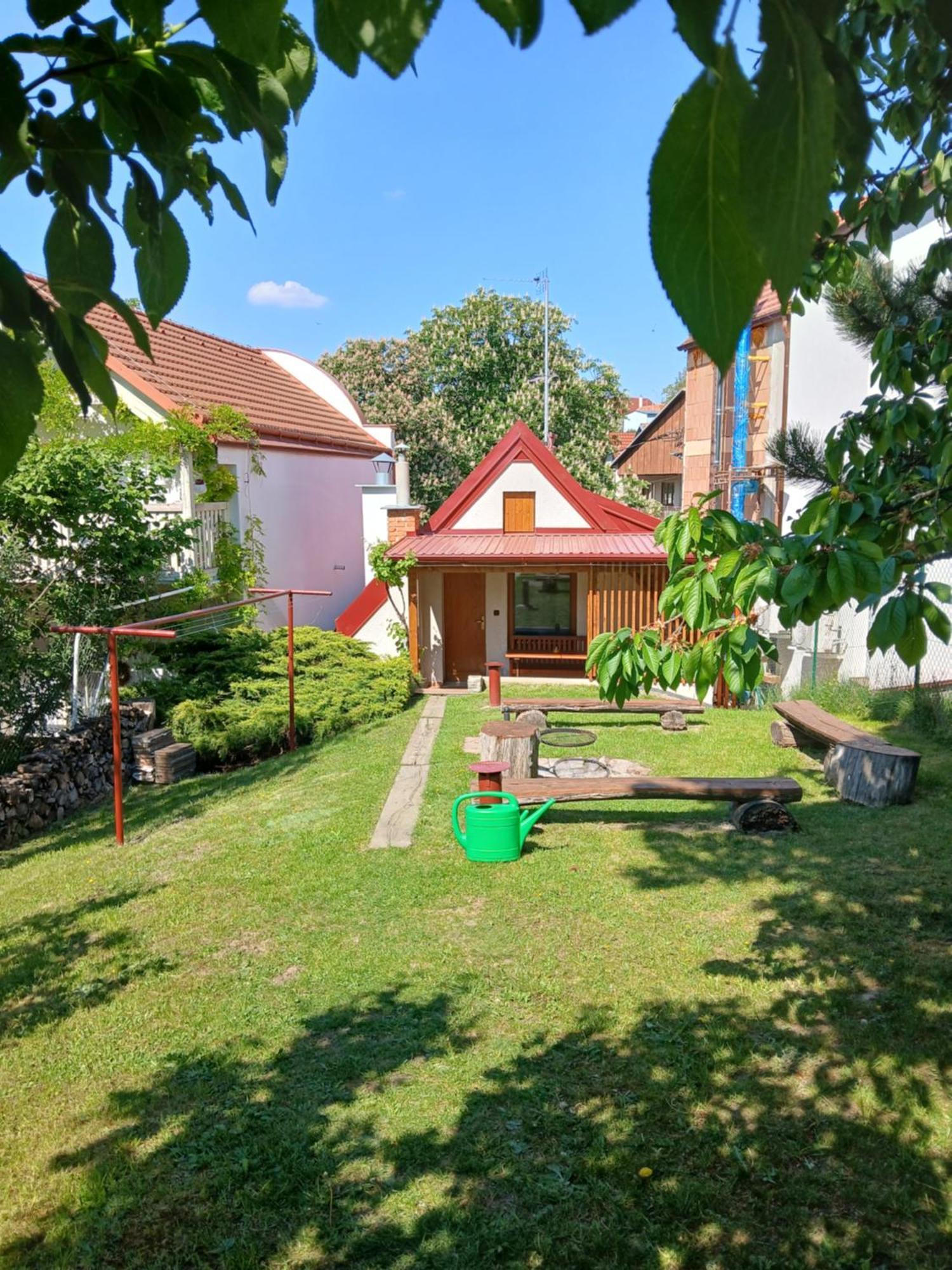 Ubytovani Na Sklepe U Prochazku Pouzdrany Extérieur photo